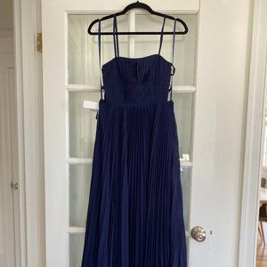 NEW! Never worn navy blue Fame and Partners pleated dress - size 6